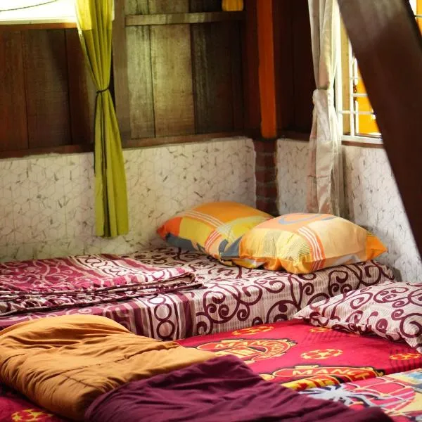 Swindo Homestay 77, Small House, khách sạn ở Berastagi