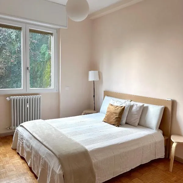 Casa Ling -AC - parking-2Bathrooms，科莫的飯店