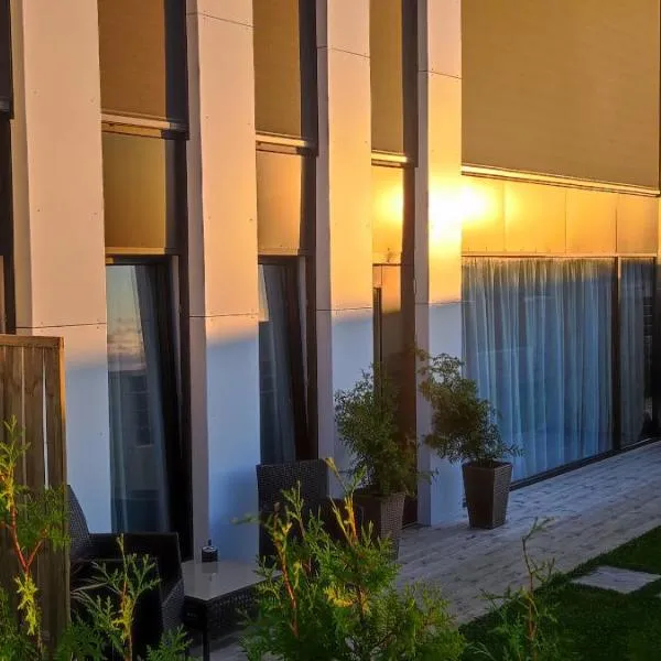 Koselig leilighet i Mandal: Mandal şehrinde bir otel