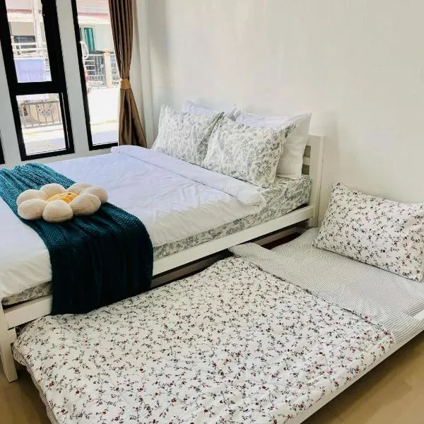 Comfort Home stay Private Room A Shared House, viešbutis mieste Ban Tha Khun