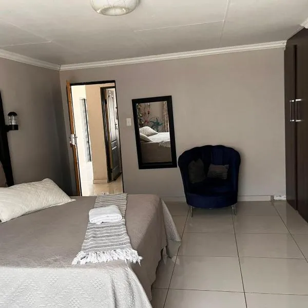 Boitshepo Guest House، فندق في Bapong
