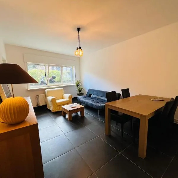 Ground floor apartment in the city center, hotel em Kortrijk