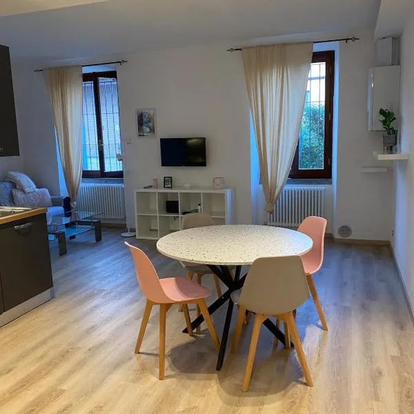 Casa MELISSA LIMONCELLA , free parking-self check in, hotell i Tavernerio