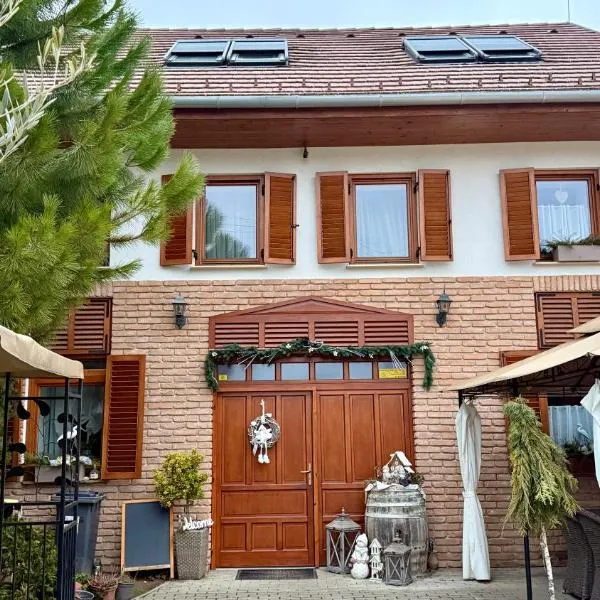 Atkári Vendégház: Bóly şehrinde bir otel