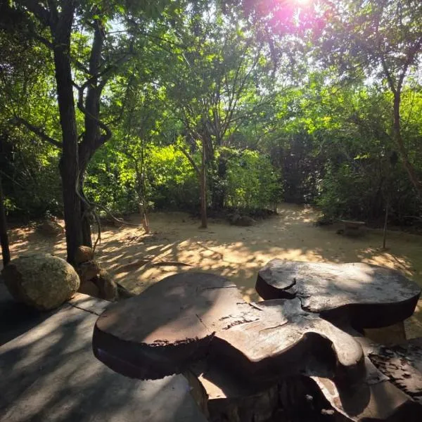 The Campers Lodge Yala, hotel u gradu Yala
