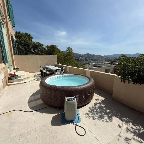 Duplex avec Spa, terrasse vue mer Marseille Calme & Central, hotel a Marsella
