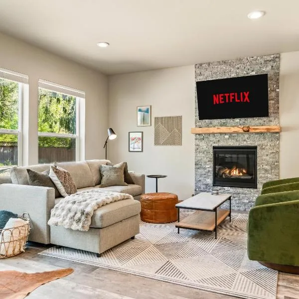 Rainier Spa Cabin 7 Minutes to Park，艾許福德的飯店