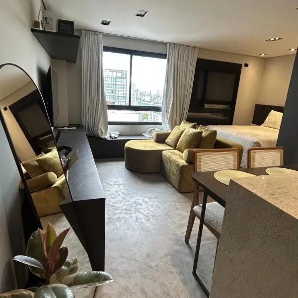 Studio moderno e completo com ótima localização, Hotel in Curitiba