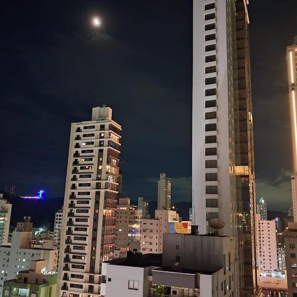 Apartamento familiar, 100m da orla Central da praia de BC , portaria24h, garagem coberta