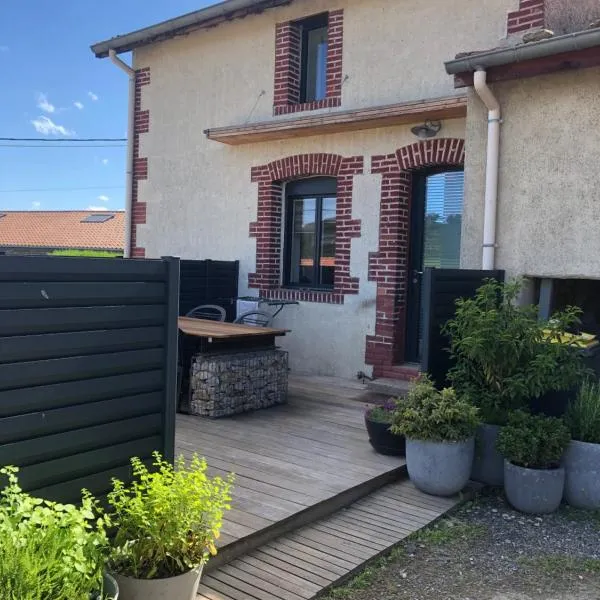 Gîte de chenieux, hotel in Saint-Victor-sur-Loire