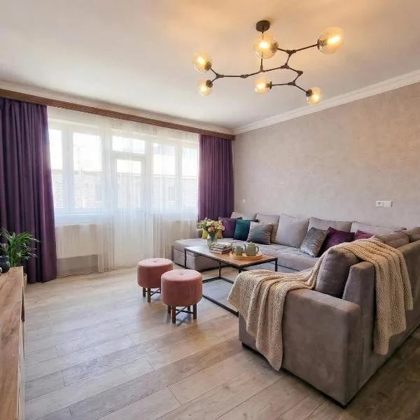 Cozy Nest Dilijan, entire home ,дом целиком,designed by Khi, отель в Дилижане