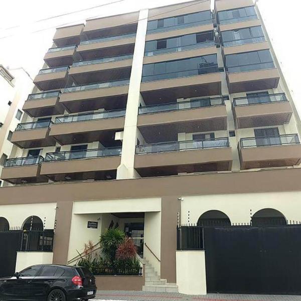 Itapema edificio proximo a praia