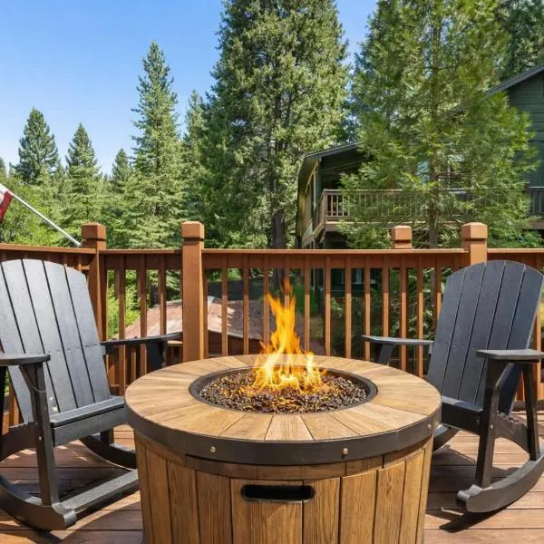 Lewis Creek cabin near Yosemite king beds، فندق في أواخورست