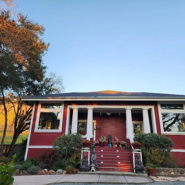 Amitabha Wine Country Cottage, hotel in Santa Rosa