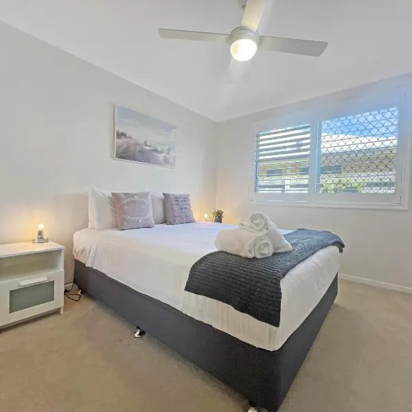 Coastal retreat, private, wine, netflix by Custom Bnb Hosting، فندق في بودينا