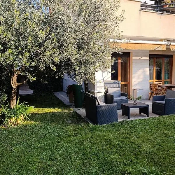 Bilocale con giardino vicino Milano e Monza, Pet-Friendly, hotell i Brugherio