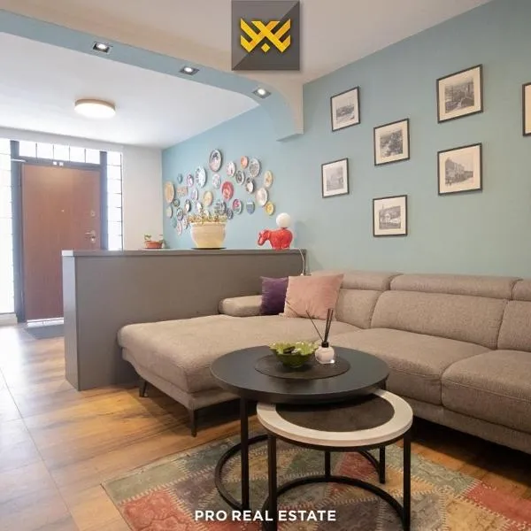 Home City Center - 3BedR & 3BathR - Free Private Parking, Hotel in Pristina