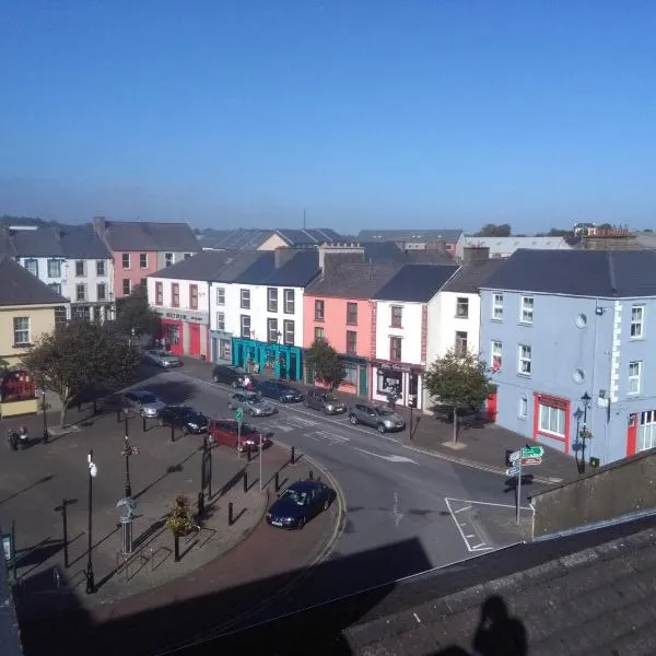 Buggle's Pub and Accommodation, hotel in Cuar an Chláir