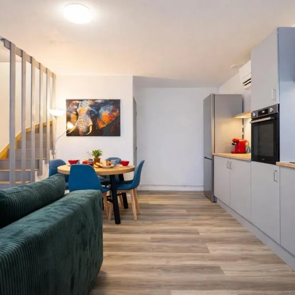 Le Trilou - By BEST KEYS - Triplex 3 Chambres - Lit King Size - Climatisation - Smart TV Canal Plus & Amazon Prime - Cuisine Équipée - Télétravail - Proche Centre & Canal de Bourgogne - Check-in Autonome, hôtel à Brienon-sur-Armançon
