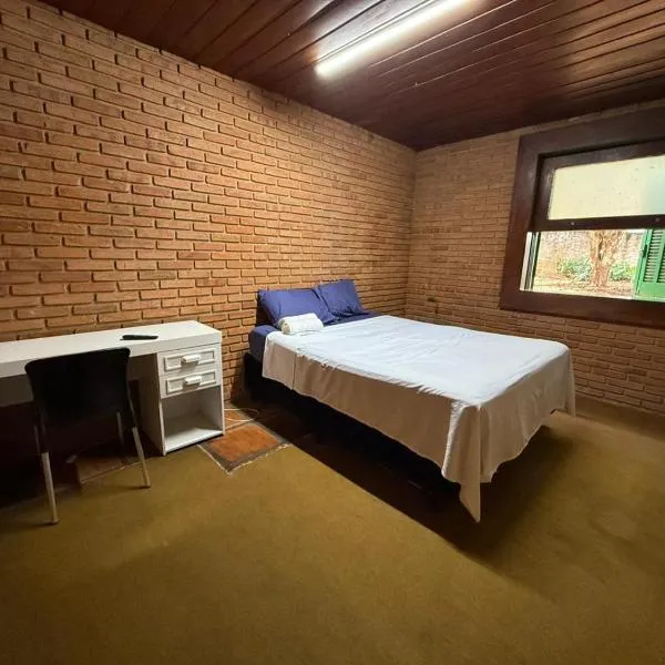 Quarto confortável no Centro, מלון בבוטוקאטו
