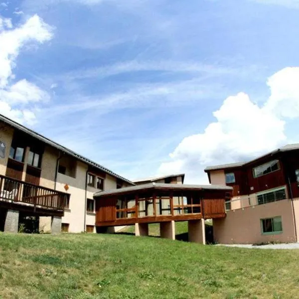 Centre Sportif d'Altitude Briançon, hotel u gradu Brijanson