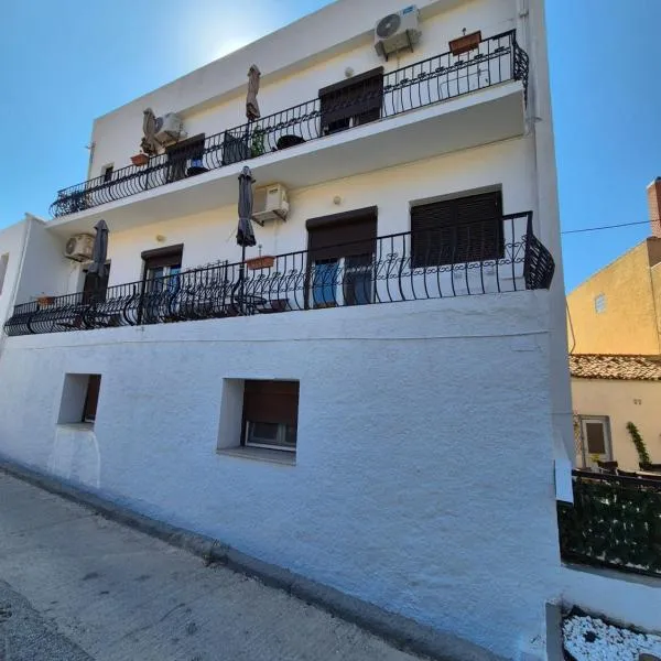 Kostas Studios Apartments - Ενοικιαζόμενα δωμάτια με κουζινάκι, hotel en Mirina