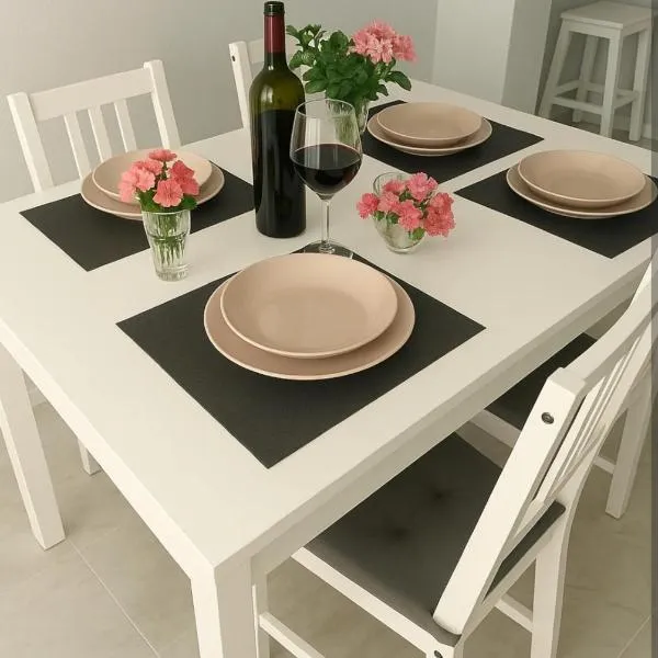 Apartamento, piscina, parking, sol y cerca de la playa VFT MA 75455, hotelli kohteessa Manilva