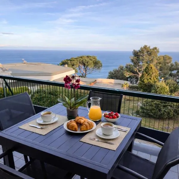 Bergeggi Sea View Apartment - Torre del Mare、ベルジェッジのホテル