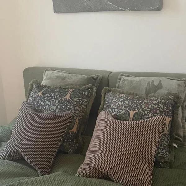 Modern apartment, free parking within walking distance of Churchill Hospital, hotel v destinaci Oxford