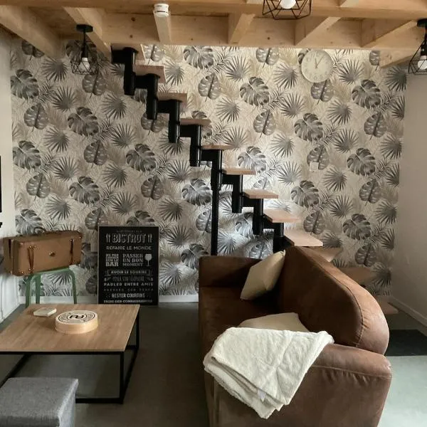 Petite maison de village à Saint Bonnet près Riom, хотел в Saint-Bonnet-près-Riom