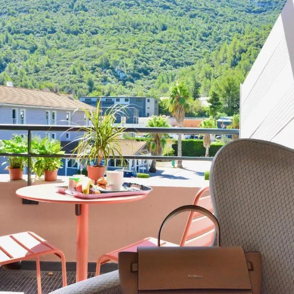 Sure Hotel by Best Western Gemenos en Provence: Gémenos şehrinde bir otel
