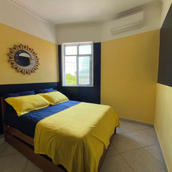 Hospedagem Confortável com Ar e Varanda no Centro da Lapa