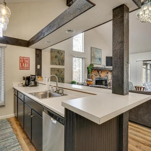 Osage Beach Getaway - 1 Mi to Margaritaville Fun!, hotel a Osage Beach