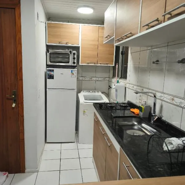 Lindo AP 2 quartos ar condicionado wifi e garagem 438, hotel São Leopoldóban
