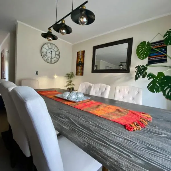 Casa moderna en Curico, excelente ubicación, estacionamiento, hotel u gradu 'Curicó'