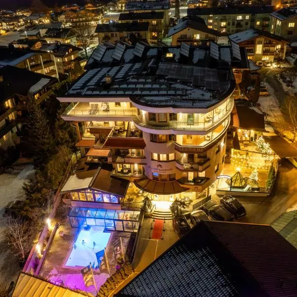 Alpine Hideaway ZILLERTALERHOF - 4 Sterne Superior, отель в Майрхофене