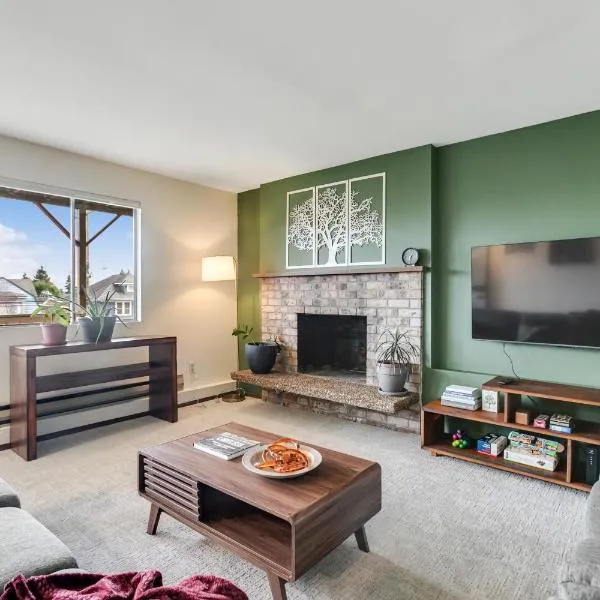 Cozy Hilltop Seattle Stay with Yard & Parking, hotel v destinaci Seattle