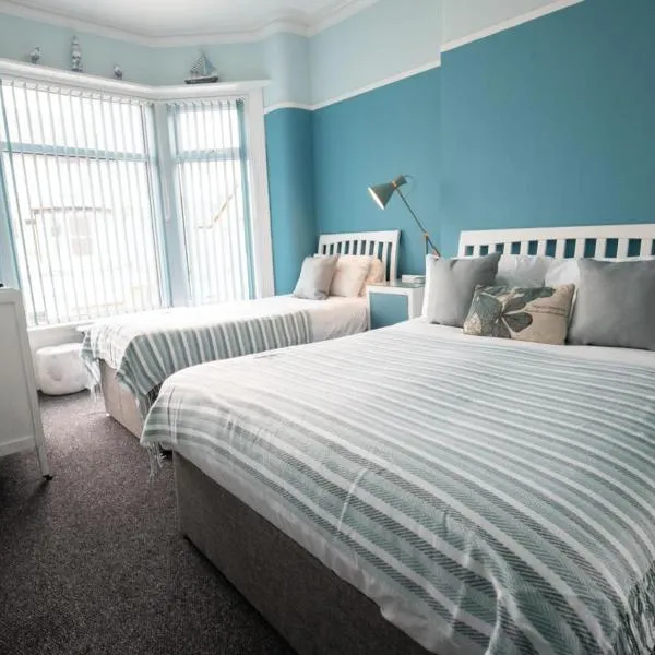 Cherish Lewis Hotel Blackpool- 2 min to Beach- Smart Lock- Fast WiFi, hotel a Blackpool