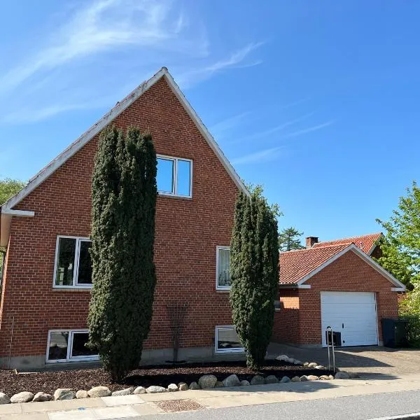 Cozy House Close to Beach and B&O, hotel en Struer