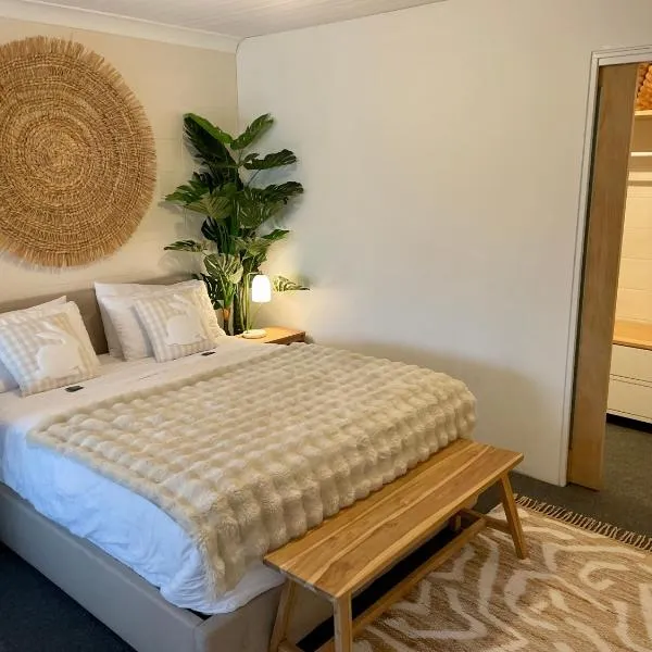 White Rabbit Mountain Guest House، فندق في جبل بيوتي