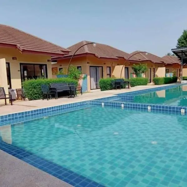 กรีนอะดามัส รีสอร์ท ชุมพร, hotel em Na Dhung