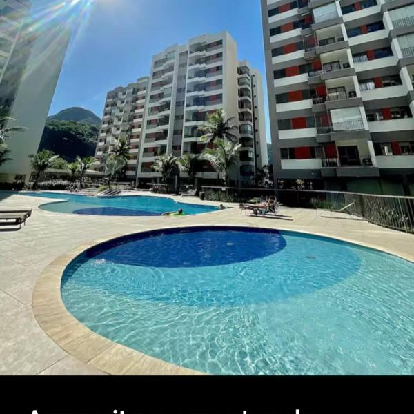 Martim Praia Clube- Apto com ar-condicionado, ventiladores de teto, churrasqueira, self check-in, estacionamento, próximo a praia Martim de Sá