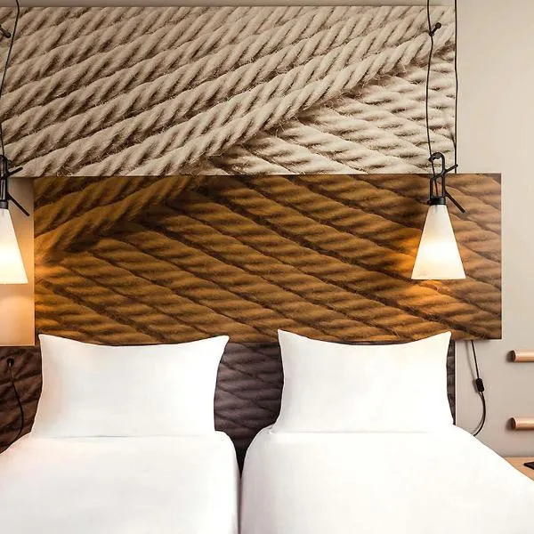 ibis Saint Quentin en Yvelines - Vélodrome: Montigny-le-Bretonneux şehrinde bir otel