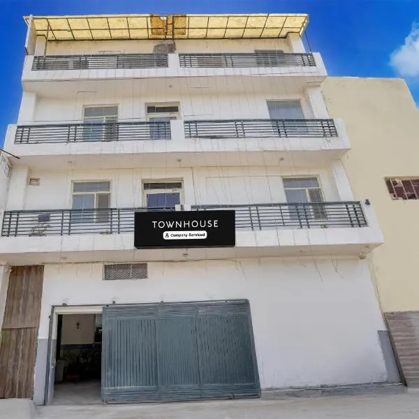 Super Townhouse Mundka Metro Station Delhi Formerly Hotel Hazel, hotel di New Delhi