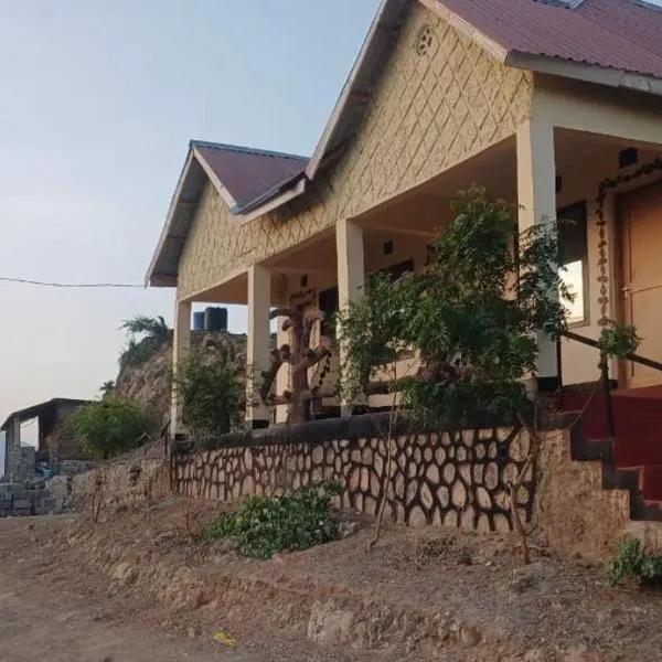 Viesnīca Eagle Nest lake Natron Lodge pilsētā Mtowabaga