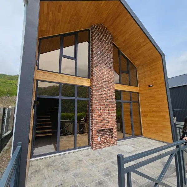 Pine Barn House, hotel v destinácii İsmayıllı