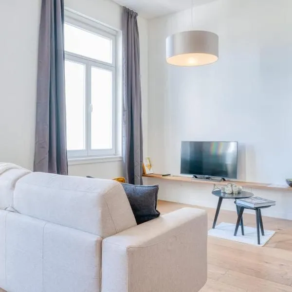 Cozy & Bright Stay in Ghent - Parking Included, Hotel in Gent