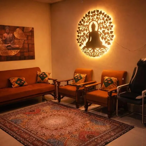 The Comfort Crest - Home Stay 2 Bedroom Family Suite with Living room, hotell sihtkohas Bodh Gaya