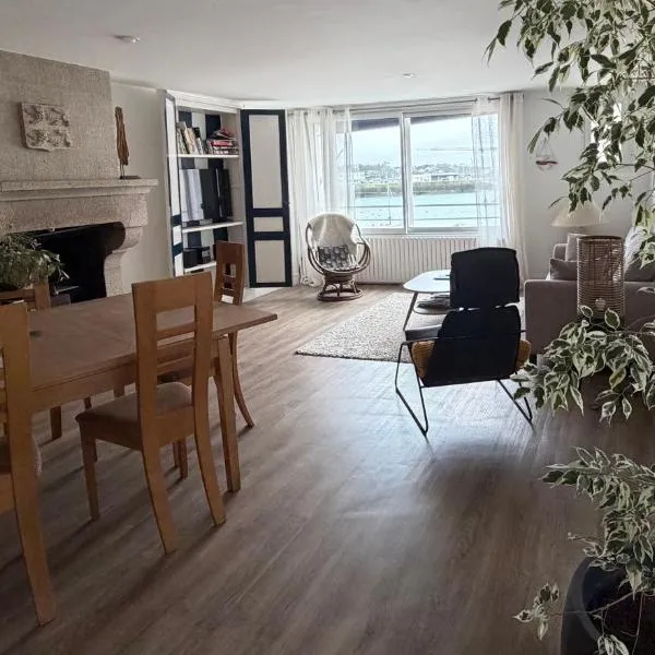 Côté Port, Hotel in Granville