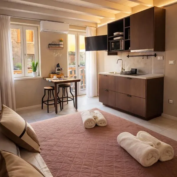 ES Apartments, hotell i Nago-Torbole